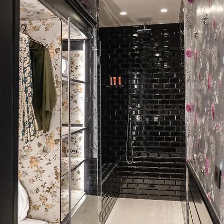 Hotel Q92 4*