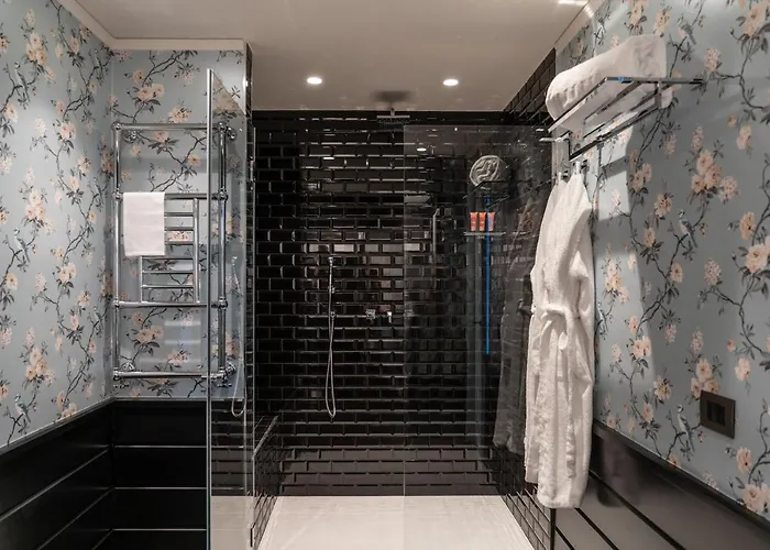Q92 Hotel 4*