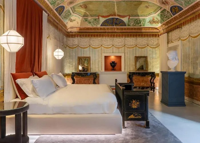 Q92 Hotel Noto