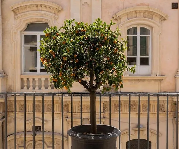 Q92 Hotel Noto
