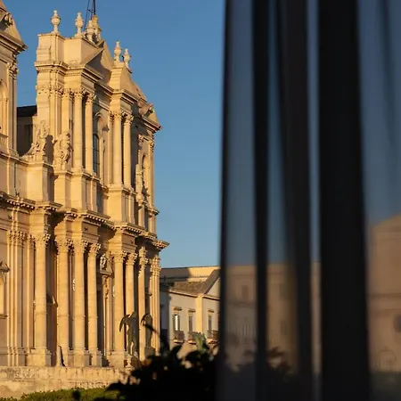 Q92 Hotel Noto